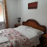 Casa de hóspedes Venice 2*